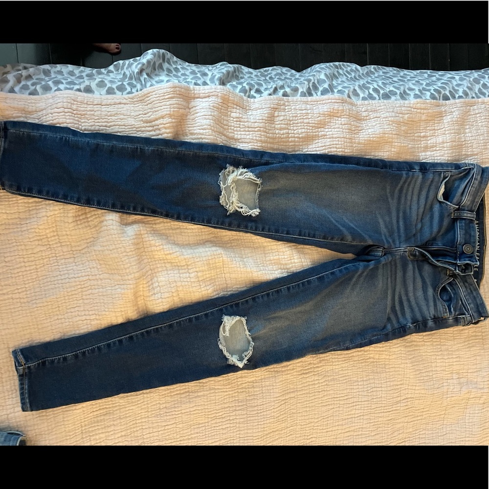 American Eagle Distressed super stretch denim jeans